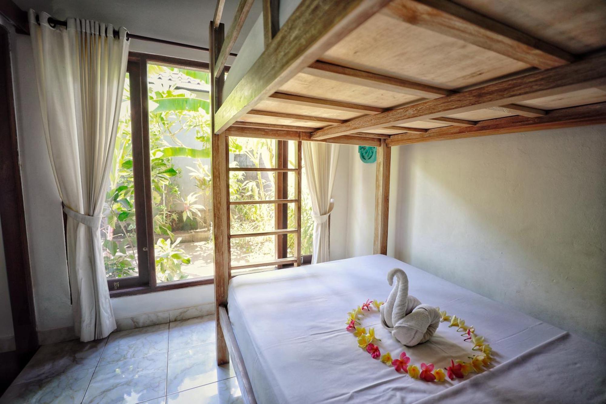 Kirana Homestay Amed Quarto foto